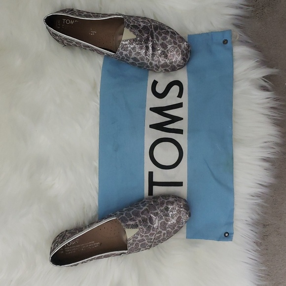 TOMS Slip-On Silver Glitter Shoes - Picture 7 of 7